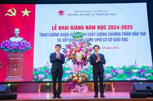 Trao giấy chứng nhận kiểm định chất lượng các CTĐT Trường Đại học Sư phạm Hà Nội 2